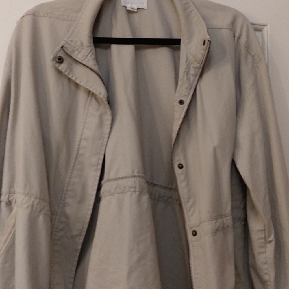 Women's zipper jacket